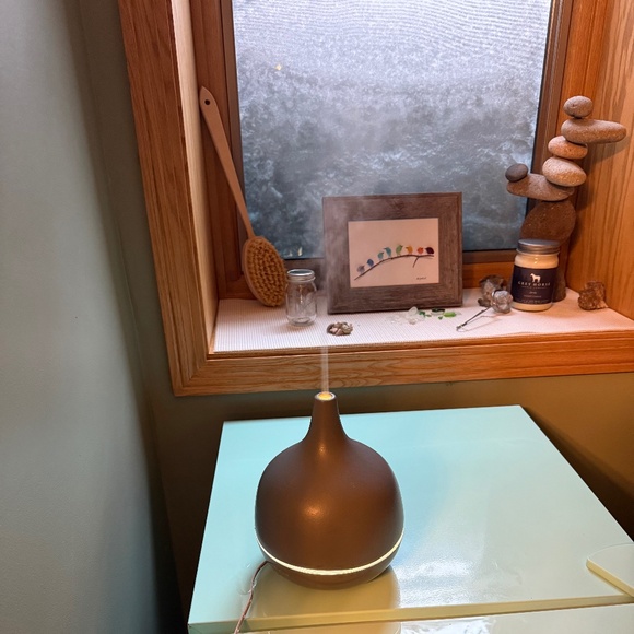 Aroma Source Ceramic cool mist essential oil diffuser - Picture 1 of 12